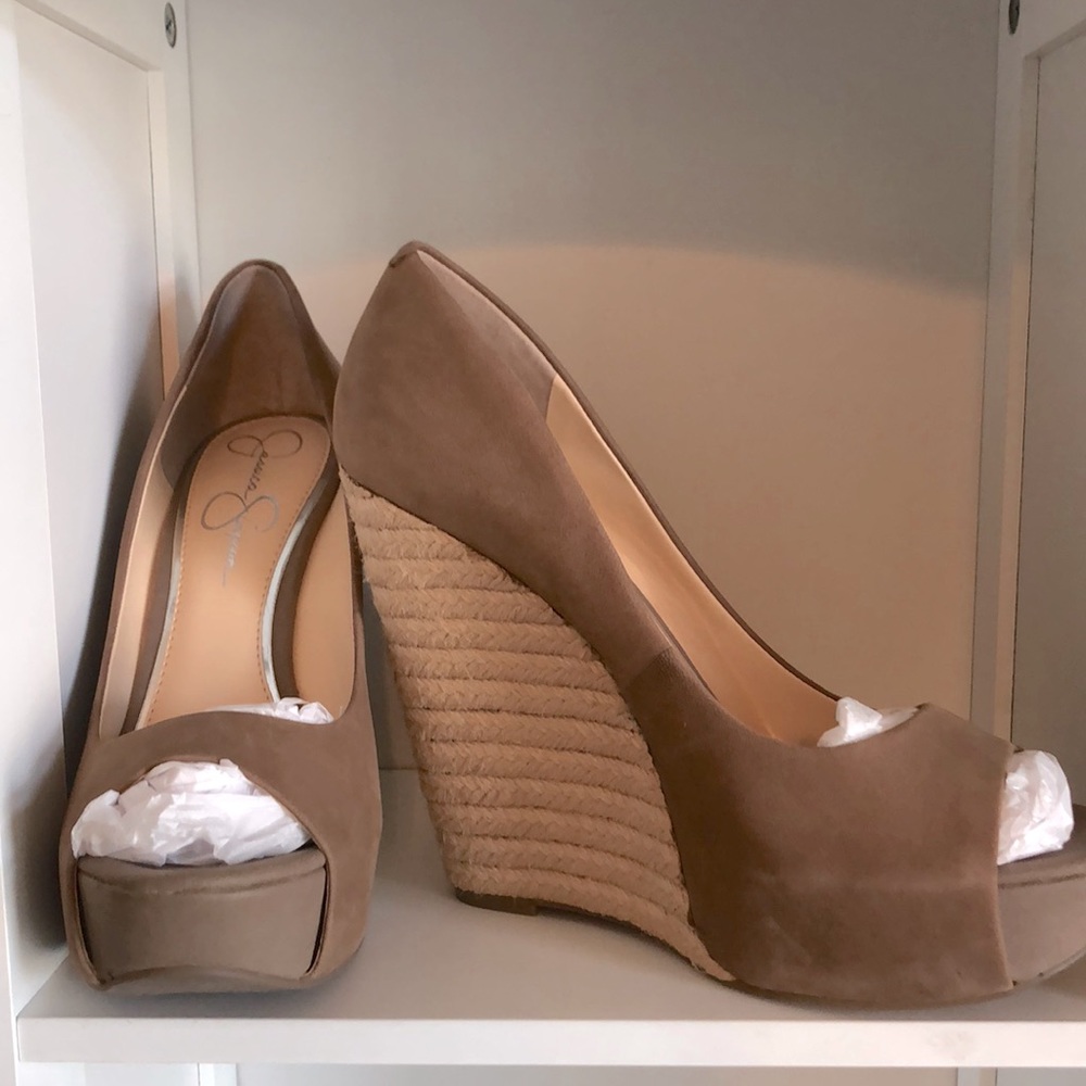 Jessica Simpson tan size 9.5 wedges